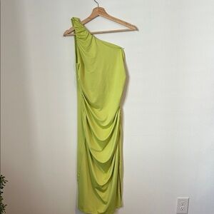 Divided Vibrant Green One-Shoulder Dress